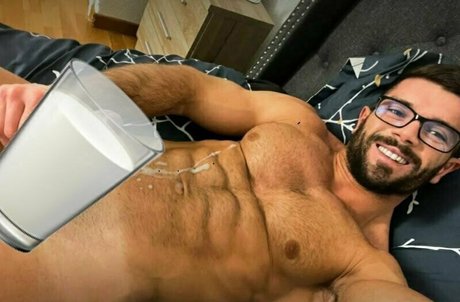 Photo nue de fuite OnlyFans de Folledemente