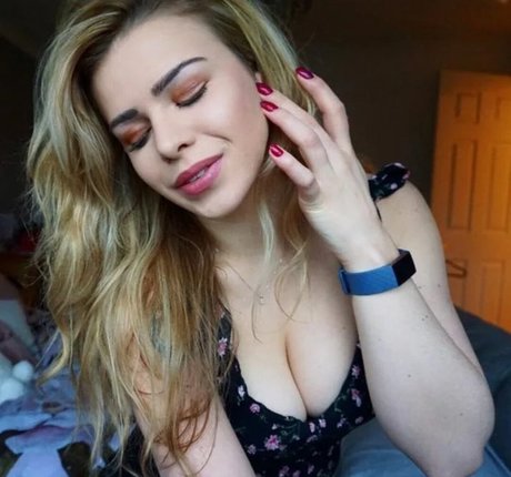 Photo nue de fuite OnlyFans de Scottish Murmurs Asmr