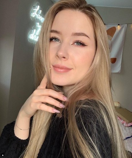 Photo nue de fuite OnlyFans de Agent Nesty