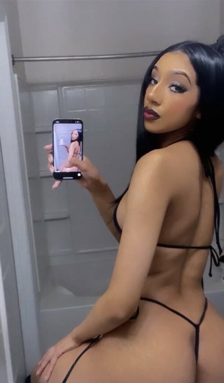 Photo nue de fuite OnlyFans de Sadgalkate