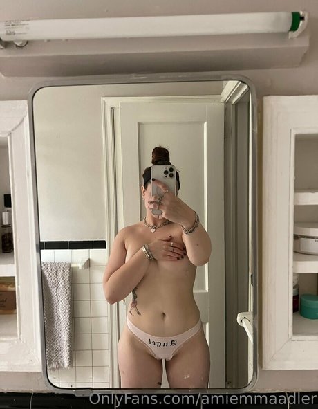 Photo nue de fuite OnlyFans de Amiemmaadler