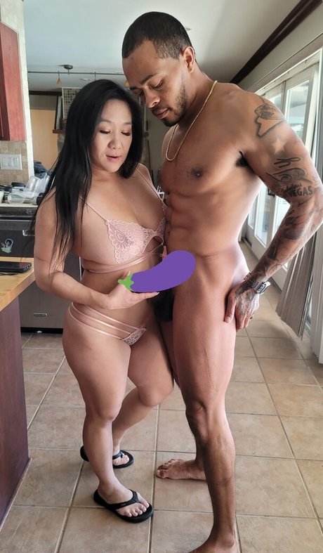 Photo nue de fuite OnlyFans de Song Lee