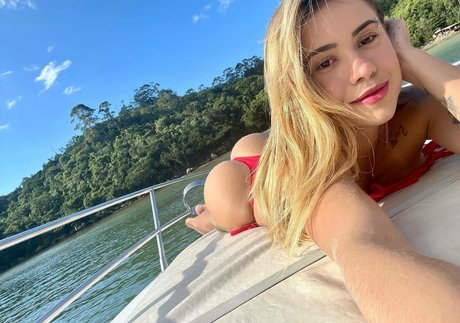 Photo nue de fuite OnlyFans de Larissa Sumpani