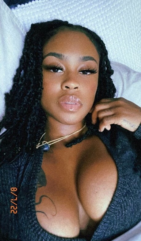 Therealbombshell_mint