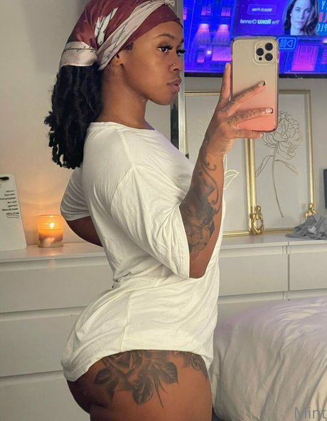 Therealbombshell_mint