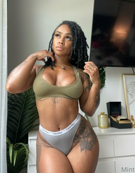 Therealbombshell_mint