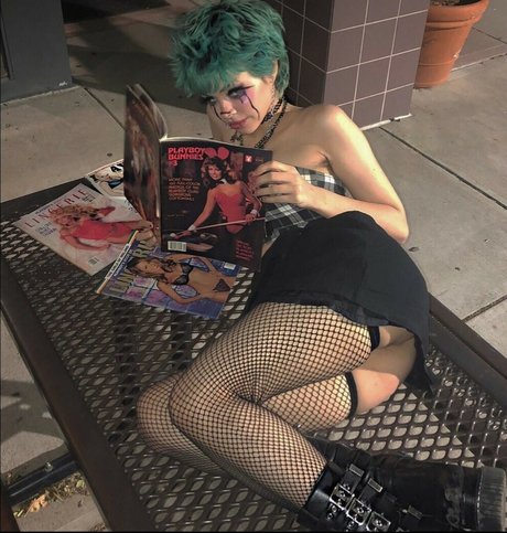 Photo nue de fuite OnlyFans de Death2honey
