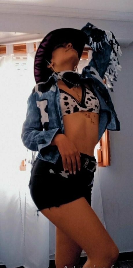 Photo nue de fuite OnlyFans de Artemizafree