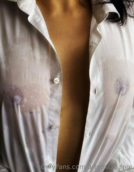 Photo nue de fuite OnlyFans de Artemizafree