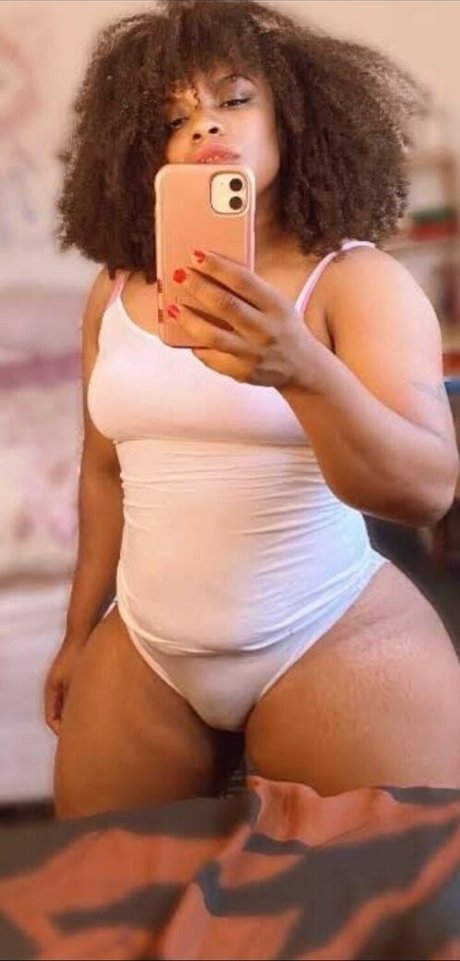 Photo nue de fuite OnlyFans de Ellethemuse