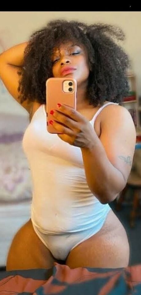Photo nue de fuite OnlyFans de Ellethemuse