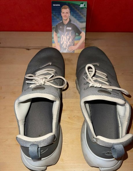 Snkrs_uncensored