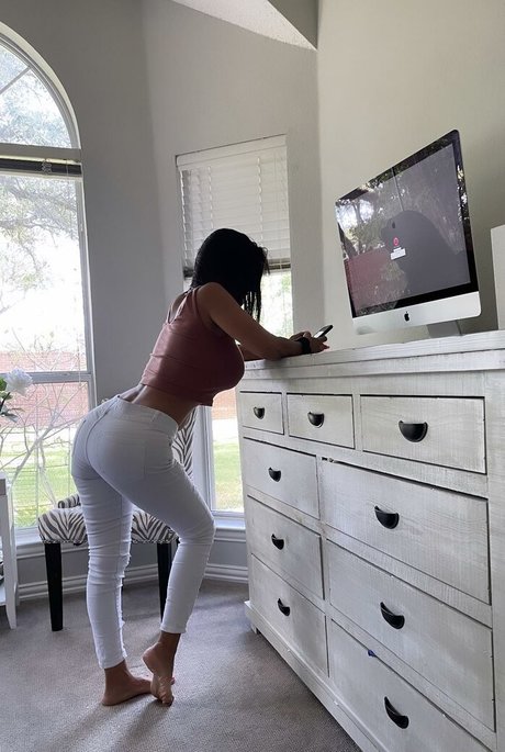 Ariannathehousewife