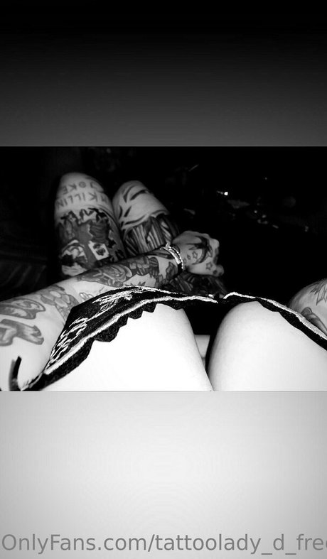 Photo nue de fuite OnlyFans de Tattooladydfree