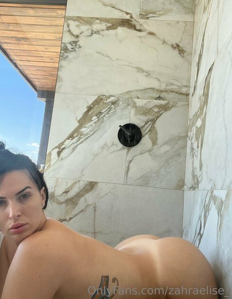 Photo nue de fuite OnlyFans de Zahra Elise