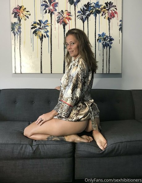 Photo nue de fuite OnlyFans de Sexhibitioners