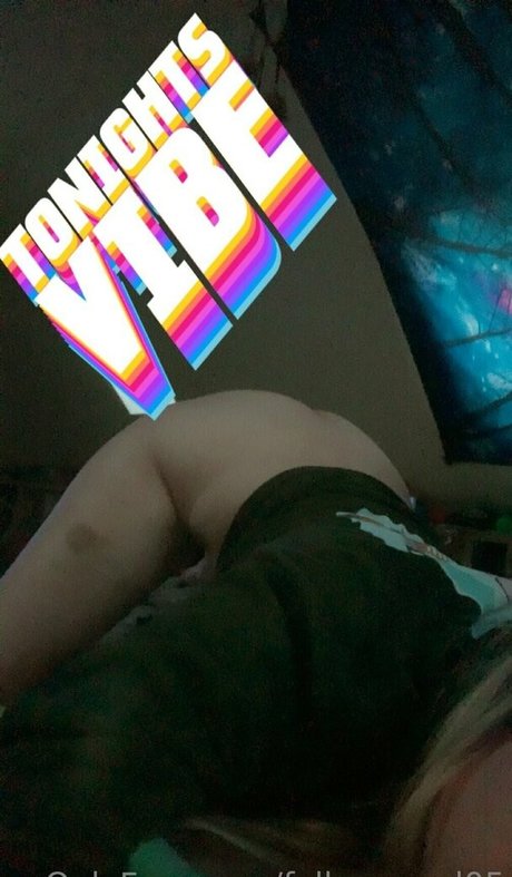 Photo nue de fuite OnlyFans de Fallenangel05