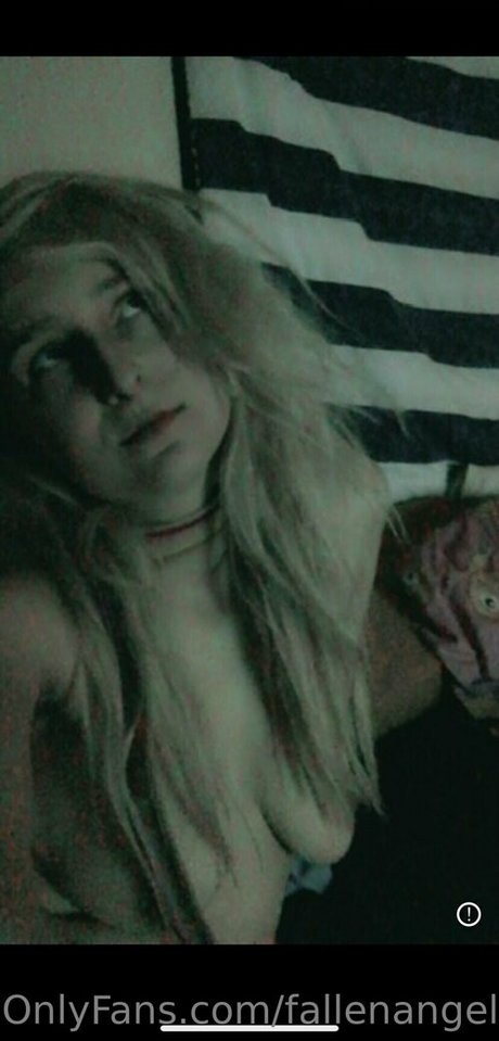 Photo nue de fuite OnlyFans de Fallenangel05