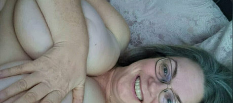 Photo nue de fuite OnlyFans de Glamgran56