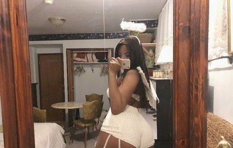Photo nue de fuite OnlyFans de Pinkbambii