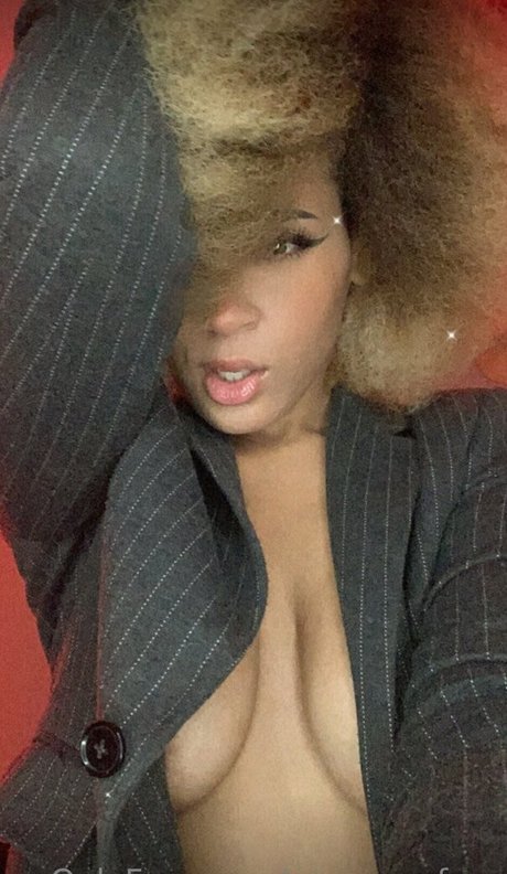 Photo nue de fuite OnlyFans de Varsenexfree