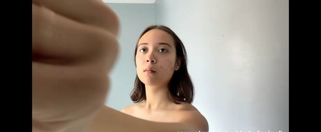 Photo nue de fuite OnlyFans de Laufey Lin
