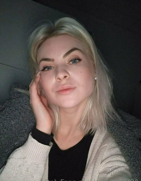 Photo nue de fuite OnlyFans de Dragonb0rn