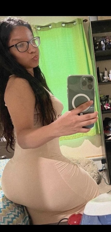 Photo nue de fuite OnlyFans de Yetseniaa