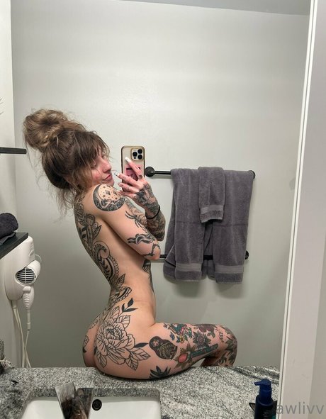 Photo nue de fuite OnlyFans de Awlivv