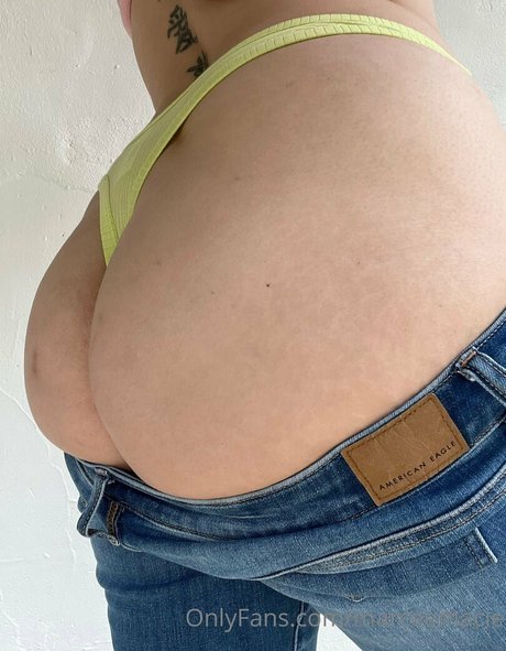 Photo nue de fuite OnlyFans de Marceemacie