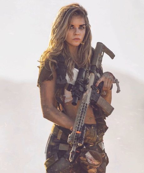 Photo nue de fuite OnlyFans de Girls With Guns