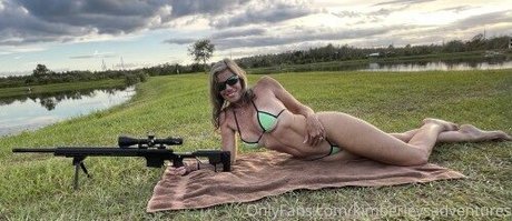 Girls With Guns