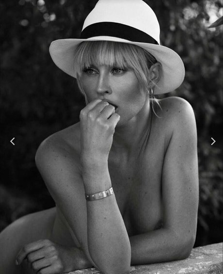Photo nue de fuite OnlyFans de Onlysimonafans