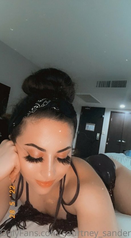 Photo nue de fuite OnlyFans de Courtney Sanderson