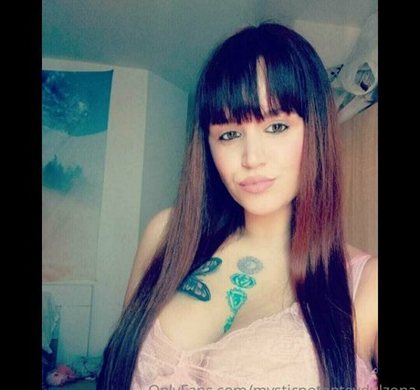Photo nue de fuite OnlyFans de Mysticpotenteydulzona