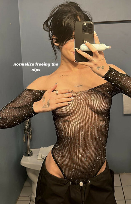 Photo nue de fuite OnlyFans de Nessa Barrett