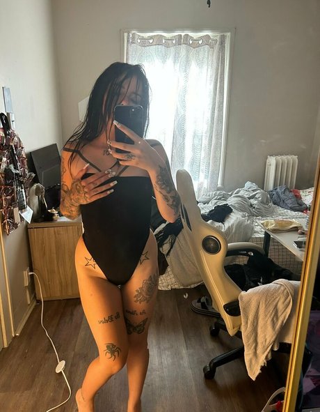 Photo nue de fuite OnlyFans de Astralnympf