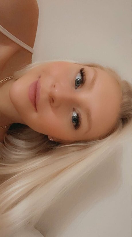 Freshmanblondie18