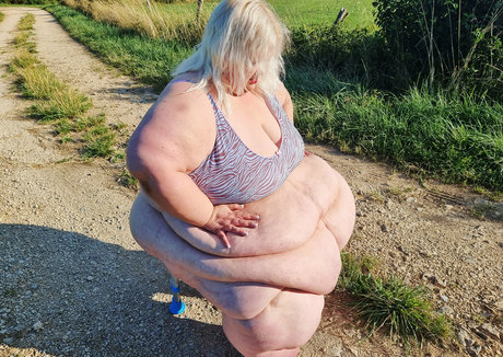 Doughbellygirl
