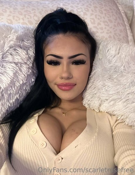 Photo nue de fuite OnlyFans de Scarletrosefree
