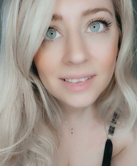 Photo nue de fuite OnlyFans de Lottielushloves