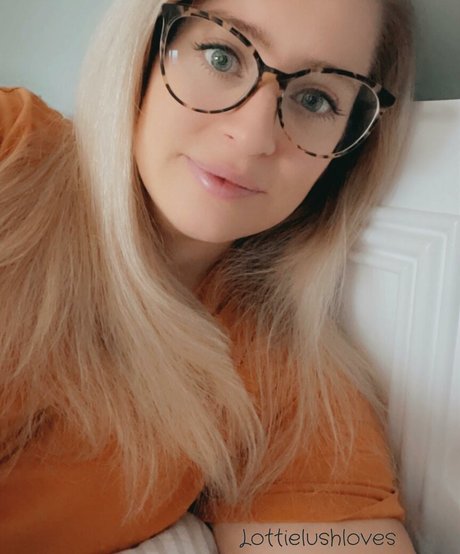 Photo nue de fuite OnlyFans de Lottielushloves