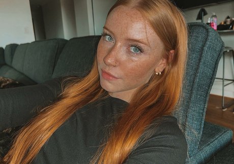Photo nue de fuite OnlyFans de Littlemissred