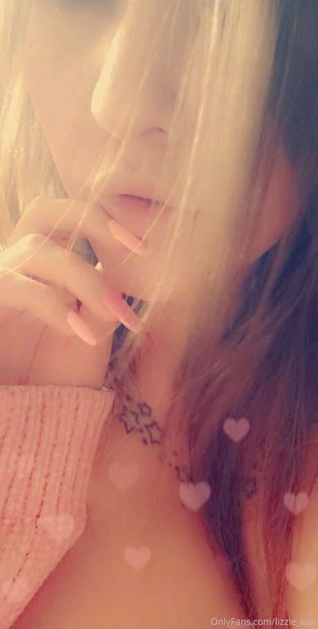 Photo nue de fuite OnlyFans de Lizzielust