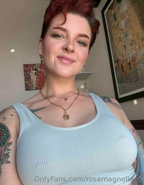 Photo nue de fuite OnlyFans de Rosamagnoliaxo