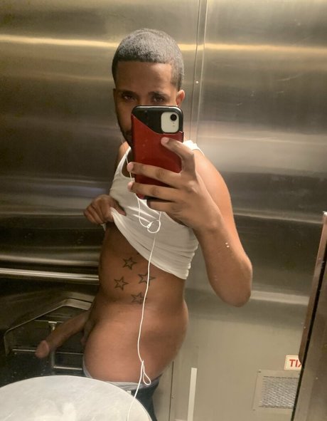 Photo nue de fuite OnlyFans de Tylerbandsome