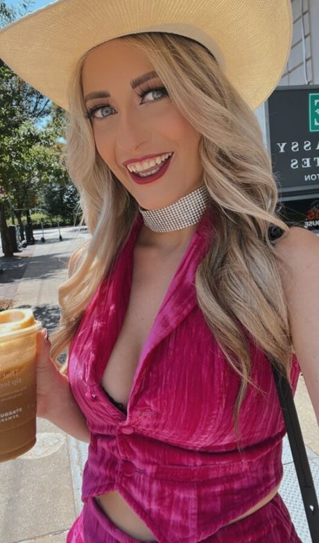 Photo nue de fuite OnlyFans de Basicwitgirl