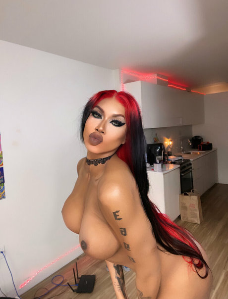Photo nue de fuite OnlyFans de Luckiesuniverse