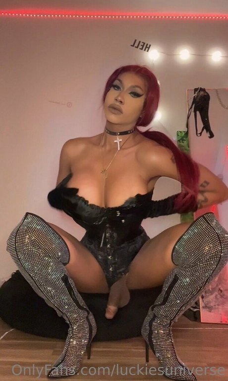 Photo nue de fuite OnlyFans de Luckiesuniverse