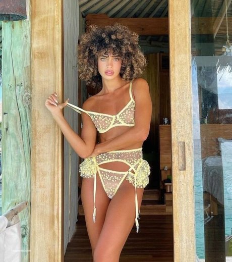 Photo nue de fuite OnlyFans de Eden Fines